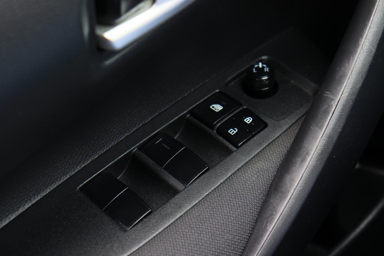 2020 Toyota Corolla LE | Auto | Roof | BSM | Adap Cruise | CarPlay ++ Photo