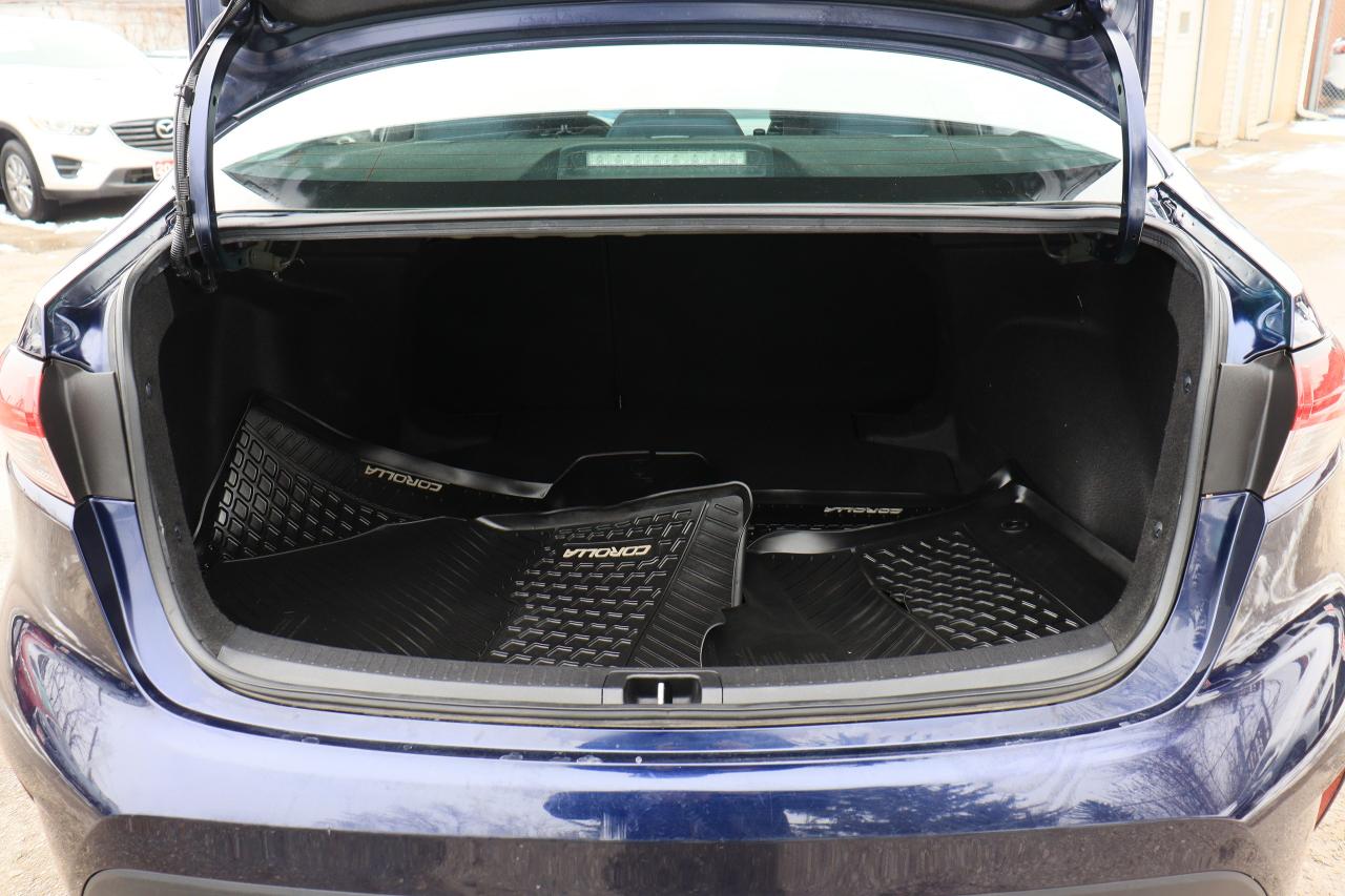 2020 Toyota Corolla LE | Auto | Roof | BSM | Adap Cruise | CarPlay ++ Photo