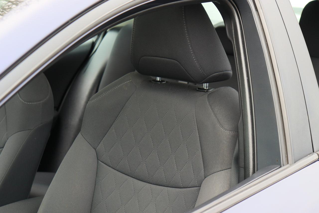 2020 Toyota Corolla LE | Auto | Roof | BSM | Adap Cruise | CarPlay ++ Photo54