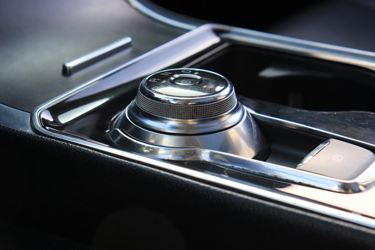 2019 Ford Edge Titanium | AWD | Leather | Pano Roof | Nav | Cam++ Photo64