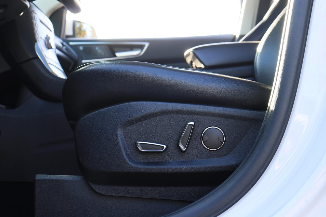 2019 Ford Edge Titanium | AWD | Leather | Pano Roof | Nav | Cam++ Photo76