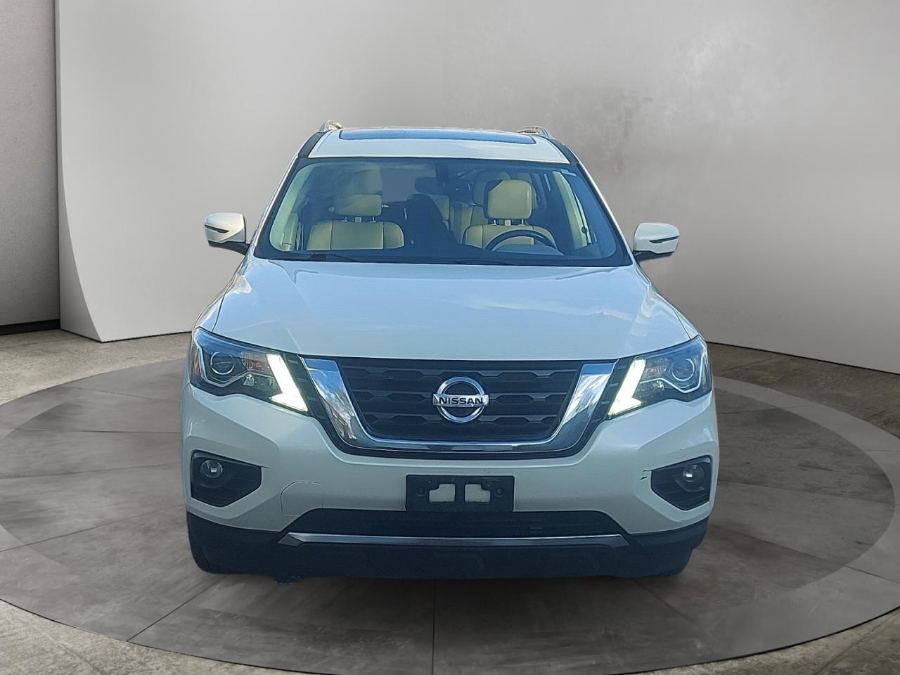 2020 Nissan Pathfinder Platinum Photo
