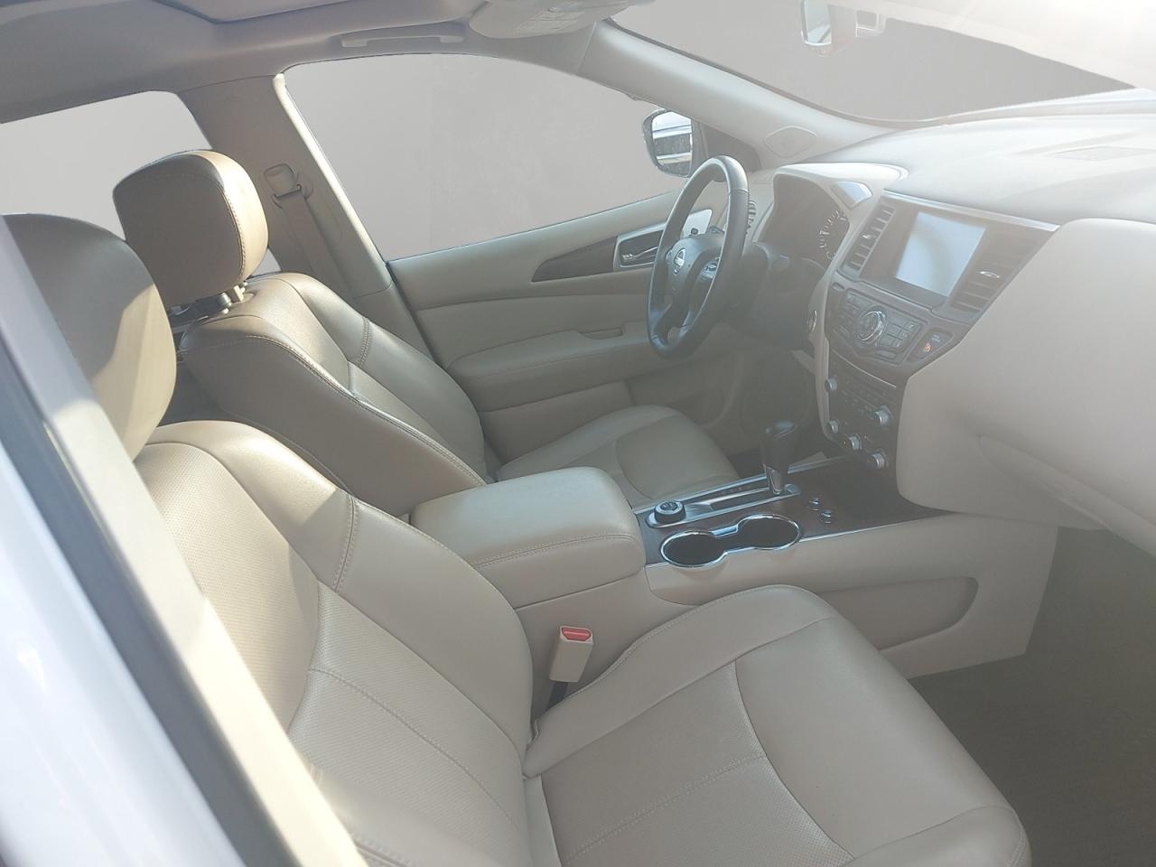 2020 Nissan Pathfinder Platinum Photo