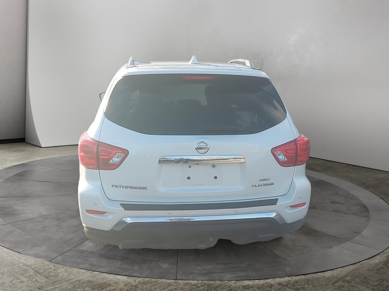 2020 Nissan Pathfinder Platinum Photo