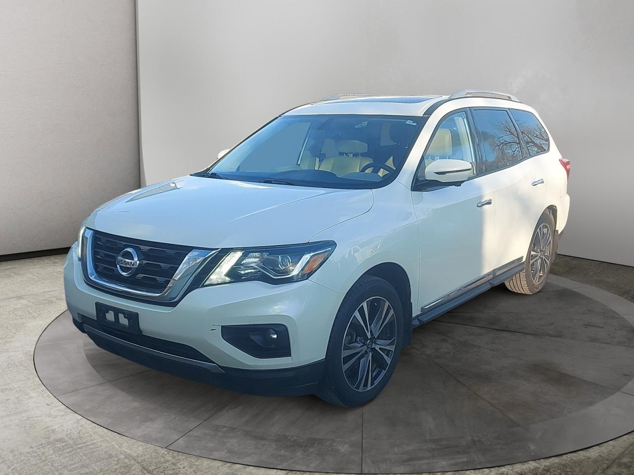 2020 Nissan Pathfinder Platinum Photo0