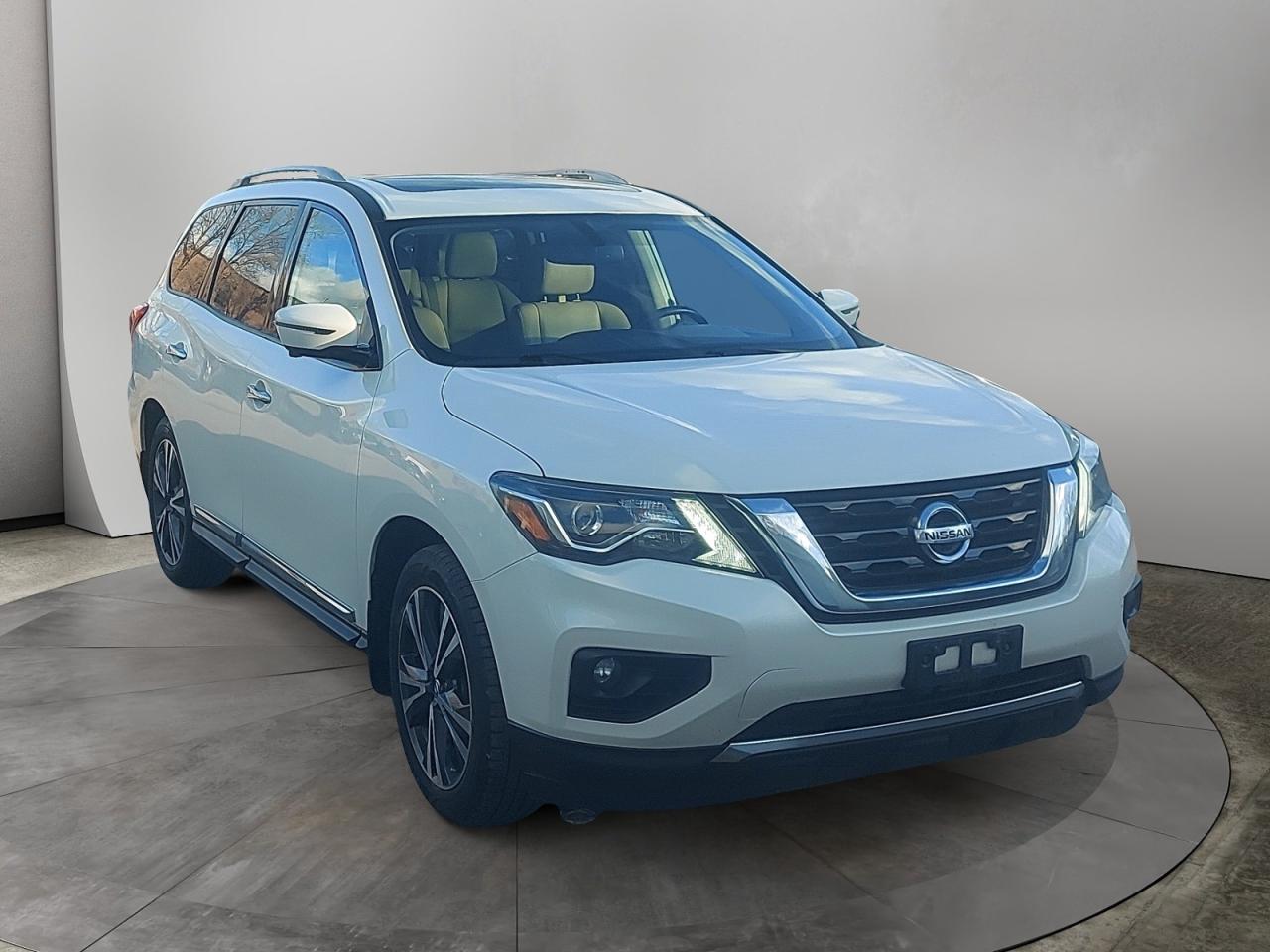 2020 Nissan Pathfinder Platinum Photo