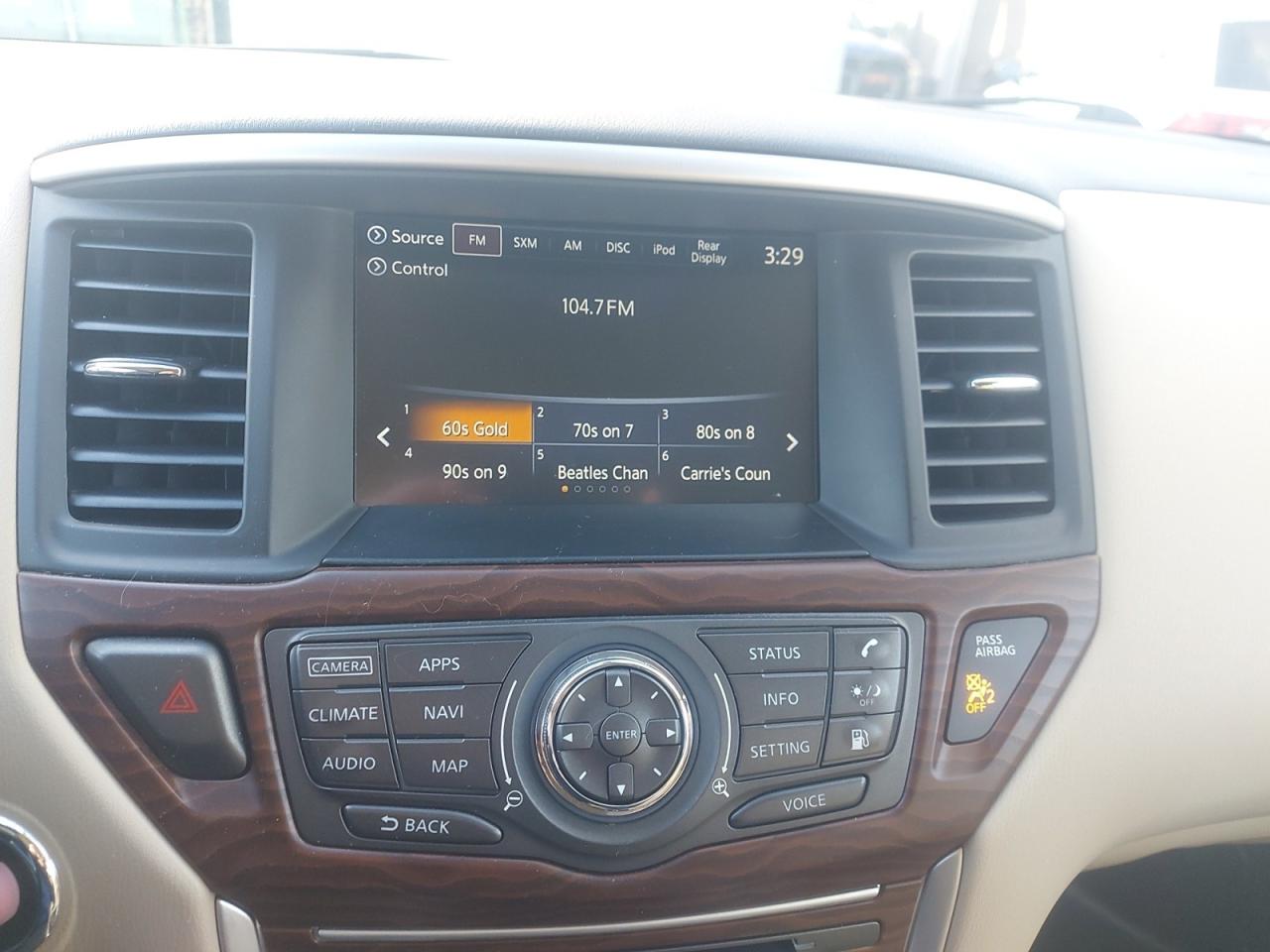 2020 Nissan Pathfinder Platinum Photo