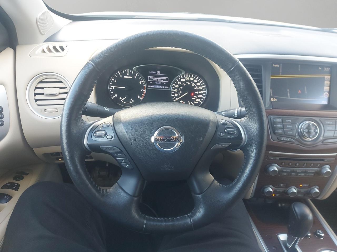 2020 Nissan Pathfinder Platinum Photo