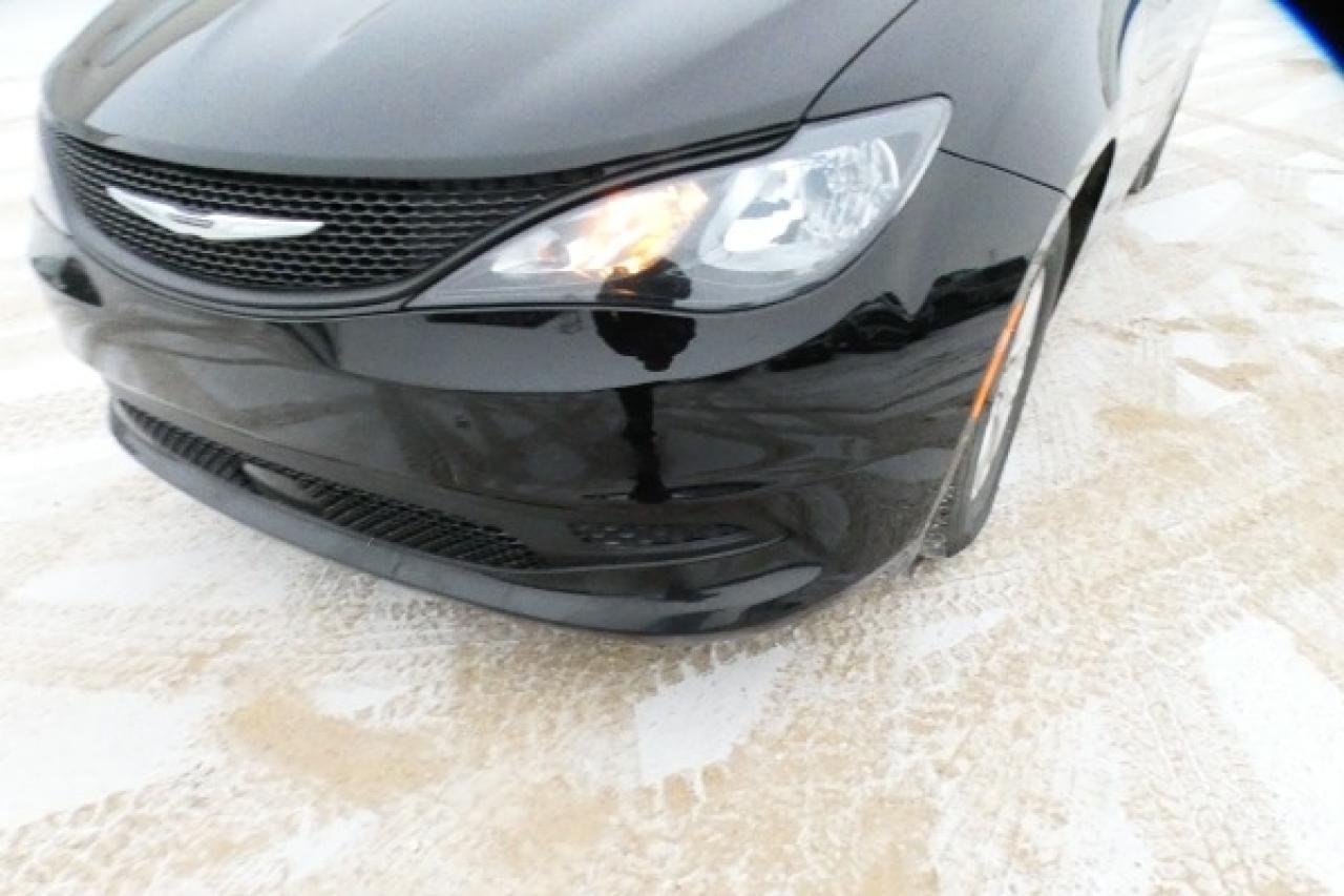 2024 Chrysler Grand Caravan SXT 2WD w/Htd cloth, Htd wheel, NAV, BUC - Photo #31