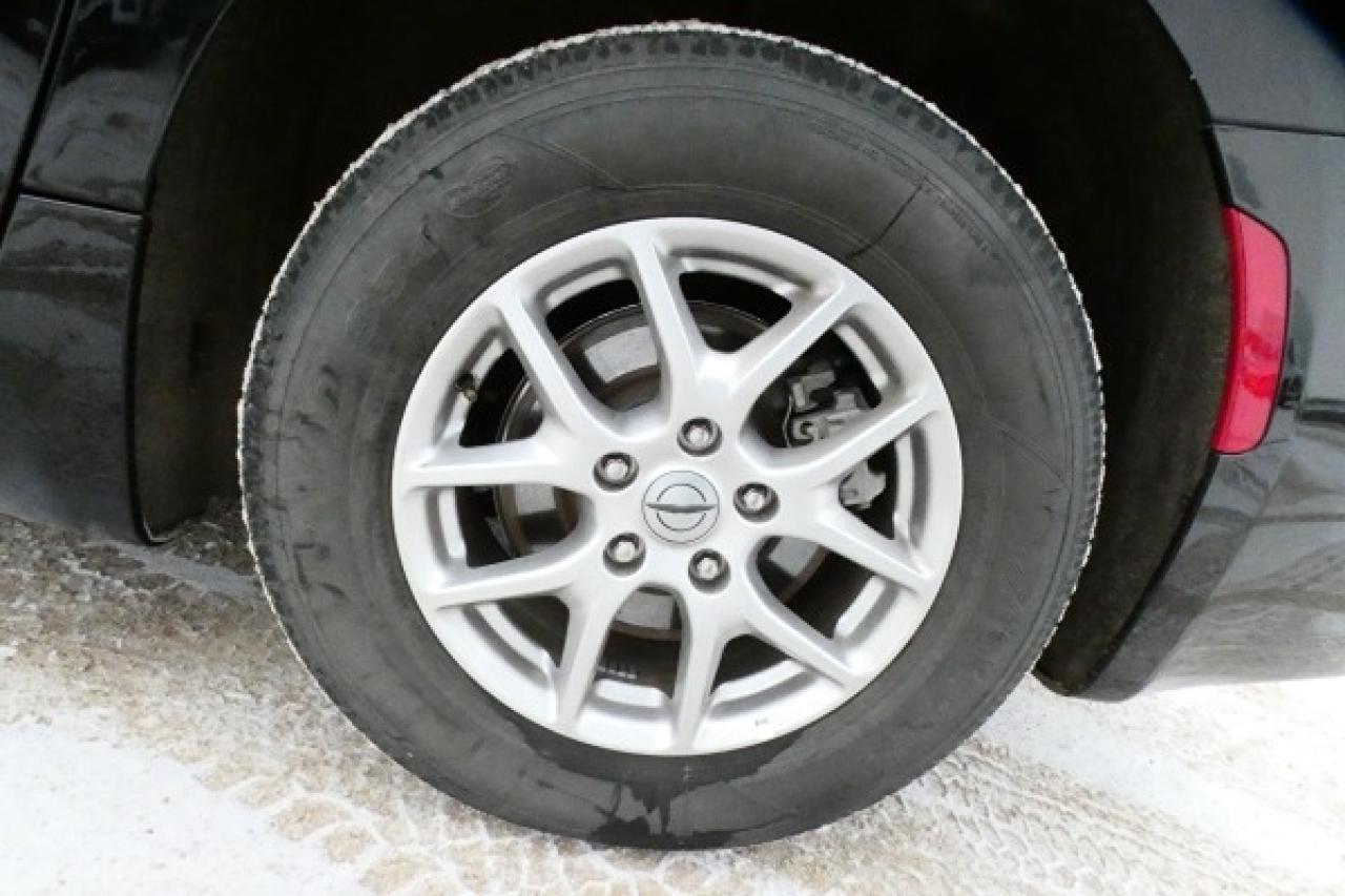 2024 Chrysler Grand Caravan SXT 2WD w/Htd cloth, Htd wheel, NAV, BUC - Photo #17