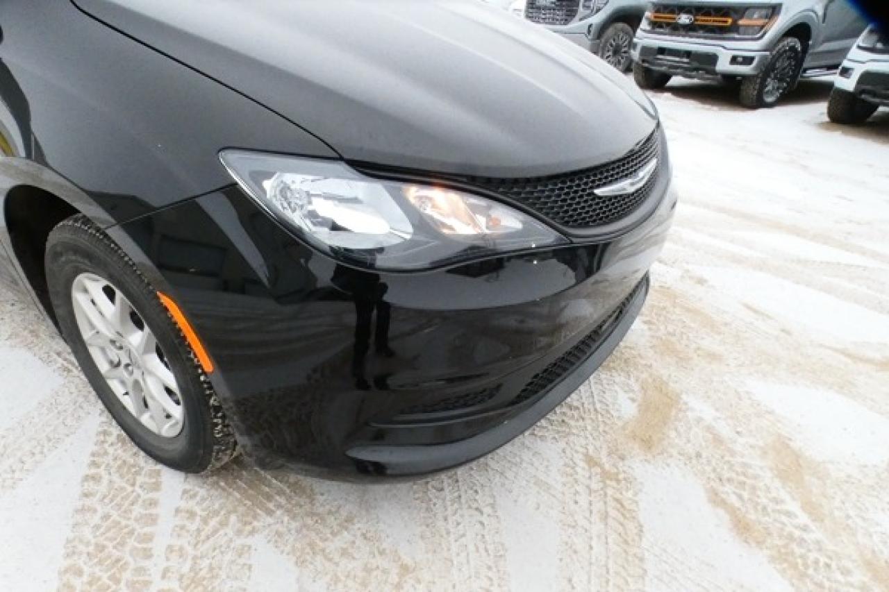 2024 Chrysler Grand Caravan SXT 2WD w/Htd cloth, Htd wheel, NAV, BUC - Photo #34