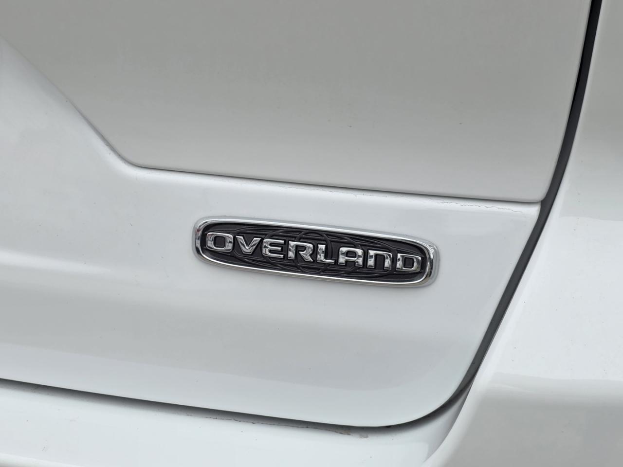 2023 Jeep Grand Cherokee Overland 4WD - Photo #11