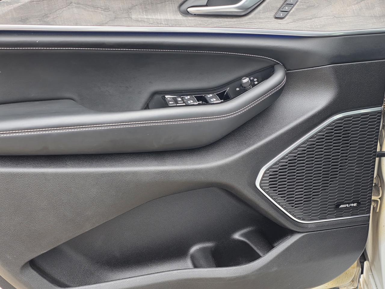 2023 Jeep Grand Cherokee Overland 4WD - Photo #13