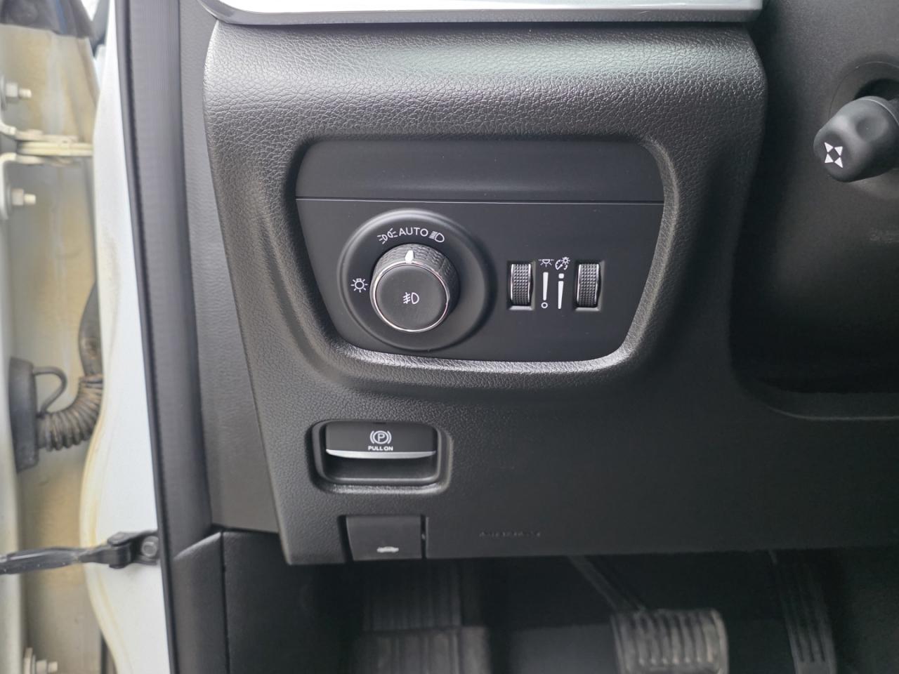 2023 Jeep Grand Cherokee Overland 4WD - Photo #18