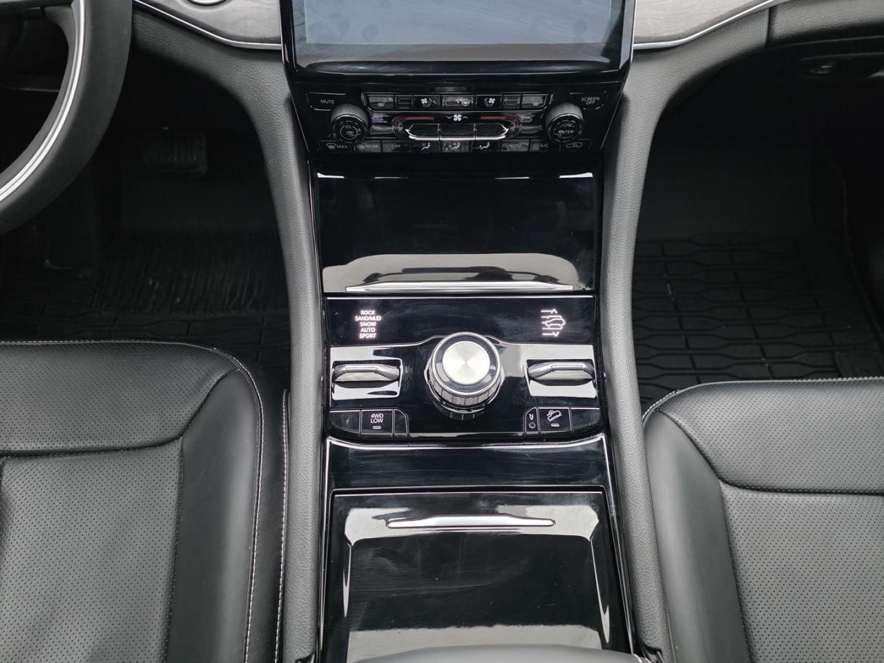 2023 Jeep Grand Cherokee Overland 4WD - Photo #20