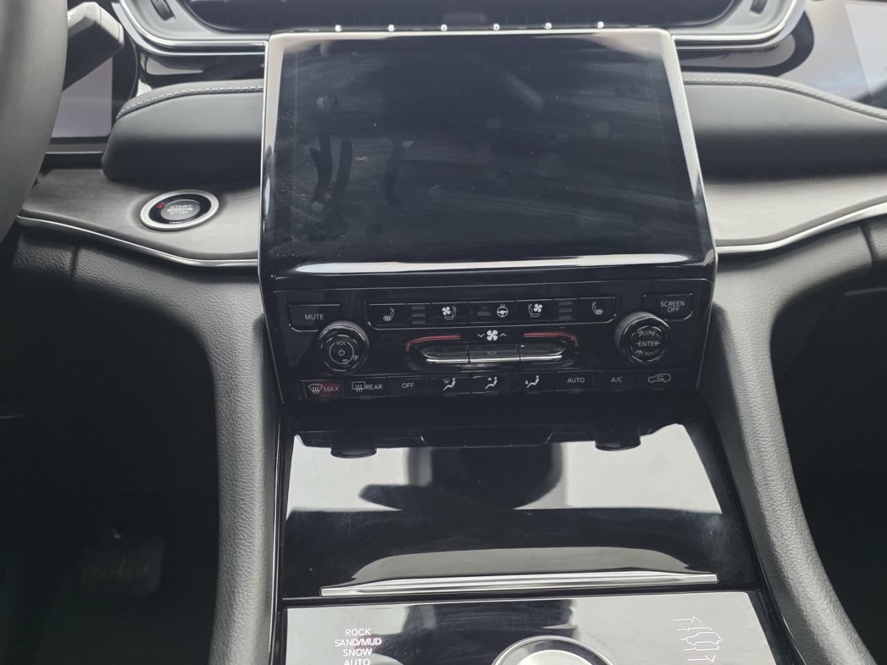 2023 Jeep Grand Cherokee Overland 4WD - Photo #21