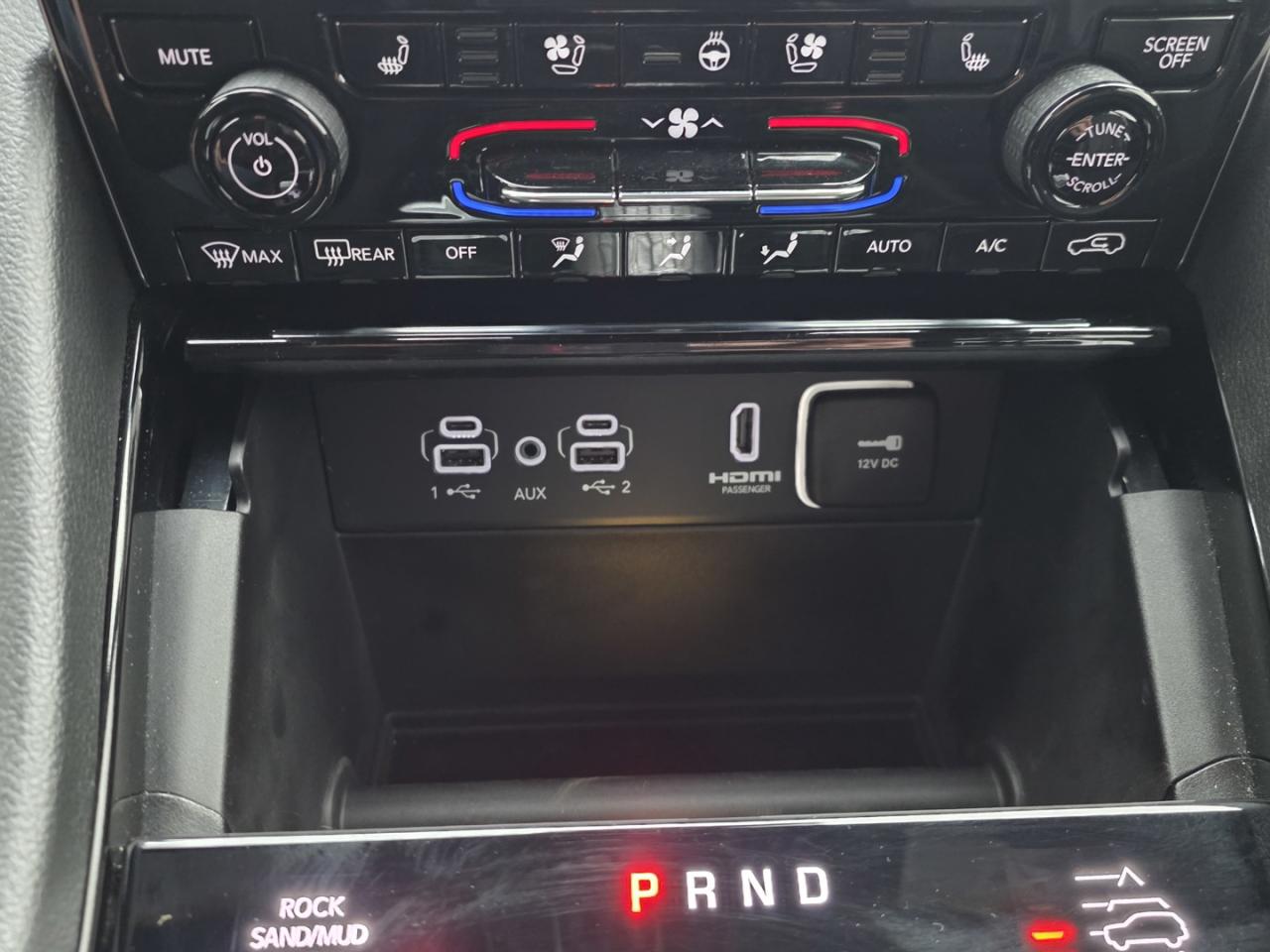 2023 Jeep Grand Cherokee Overland 4WD - Photo #24