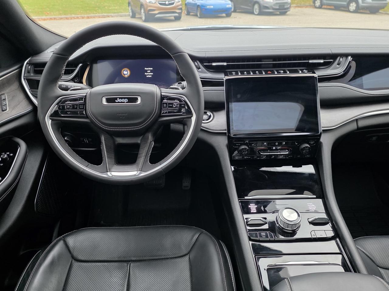 2023 Jeep Grand Cherokee Overland 4WD , Leather, Power/Heated Front Seats Photo