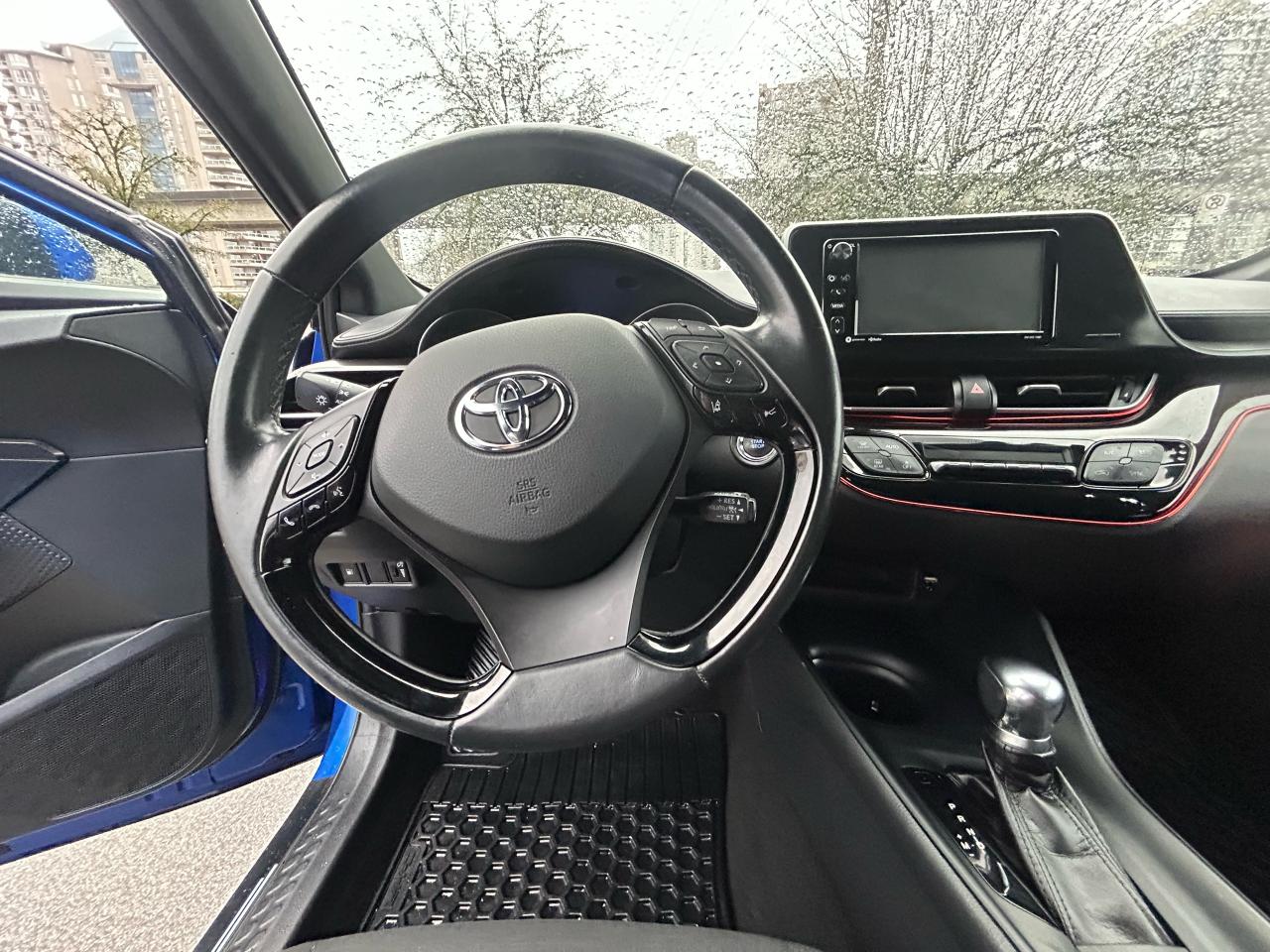 2018 Toyota C-HR XLE - Photo #10