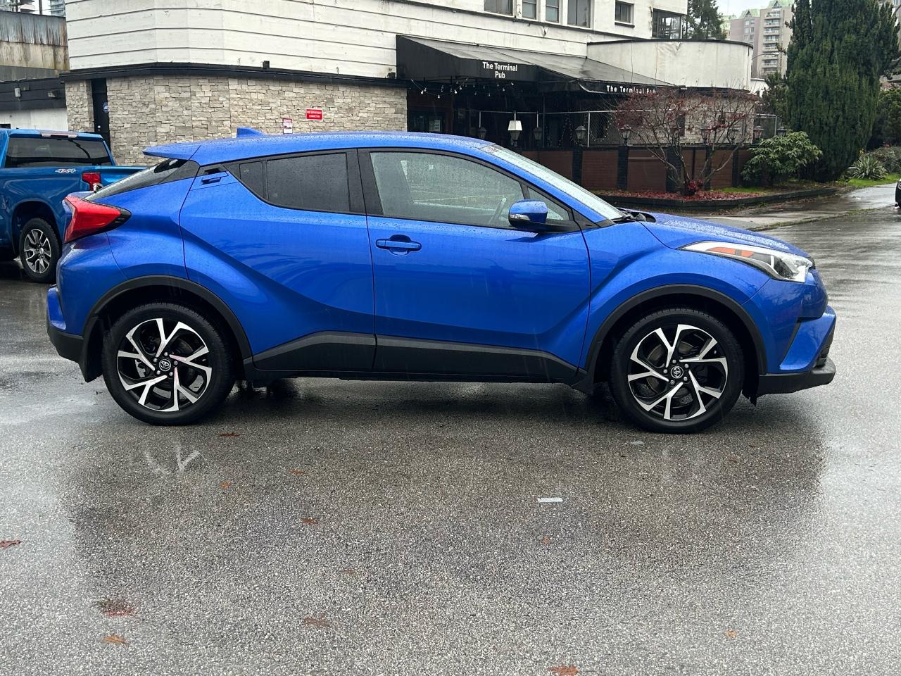 2018 Toyota C-HR XLE - Photo #5