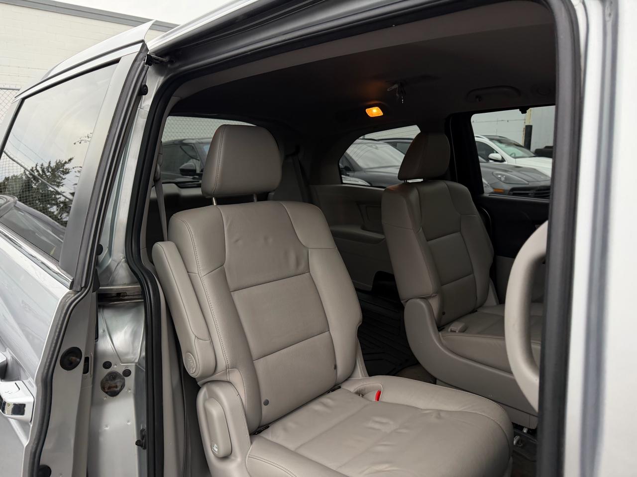 2014 Honda Odyssey EX-L w/Navi - Photo #12