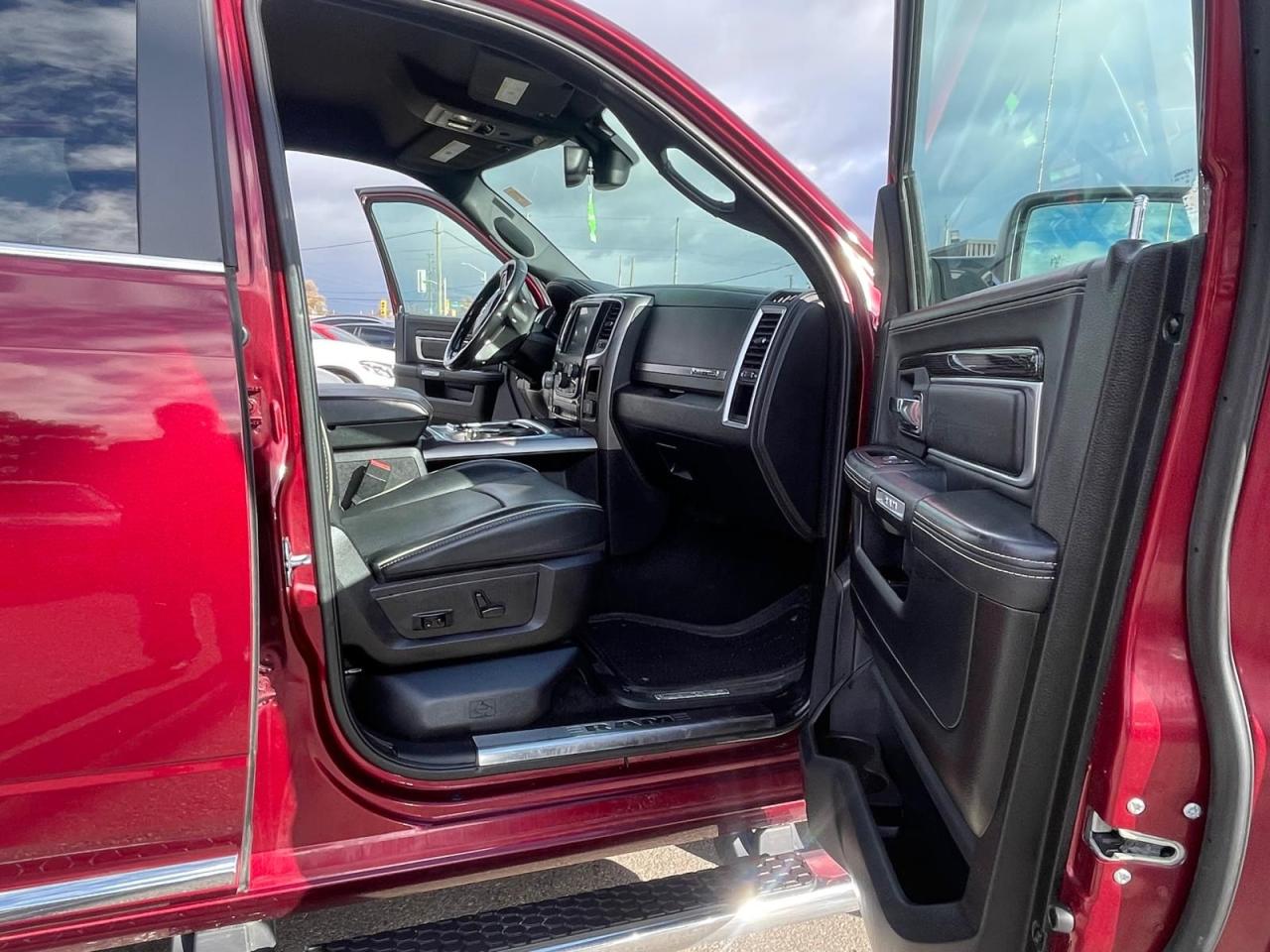 2016 RAM 1500 Limited 4X4 NO ACCIDENT LOADED NAVI BACKUP CAM - Photo #15