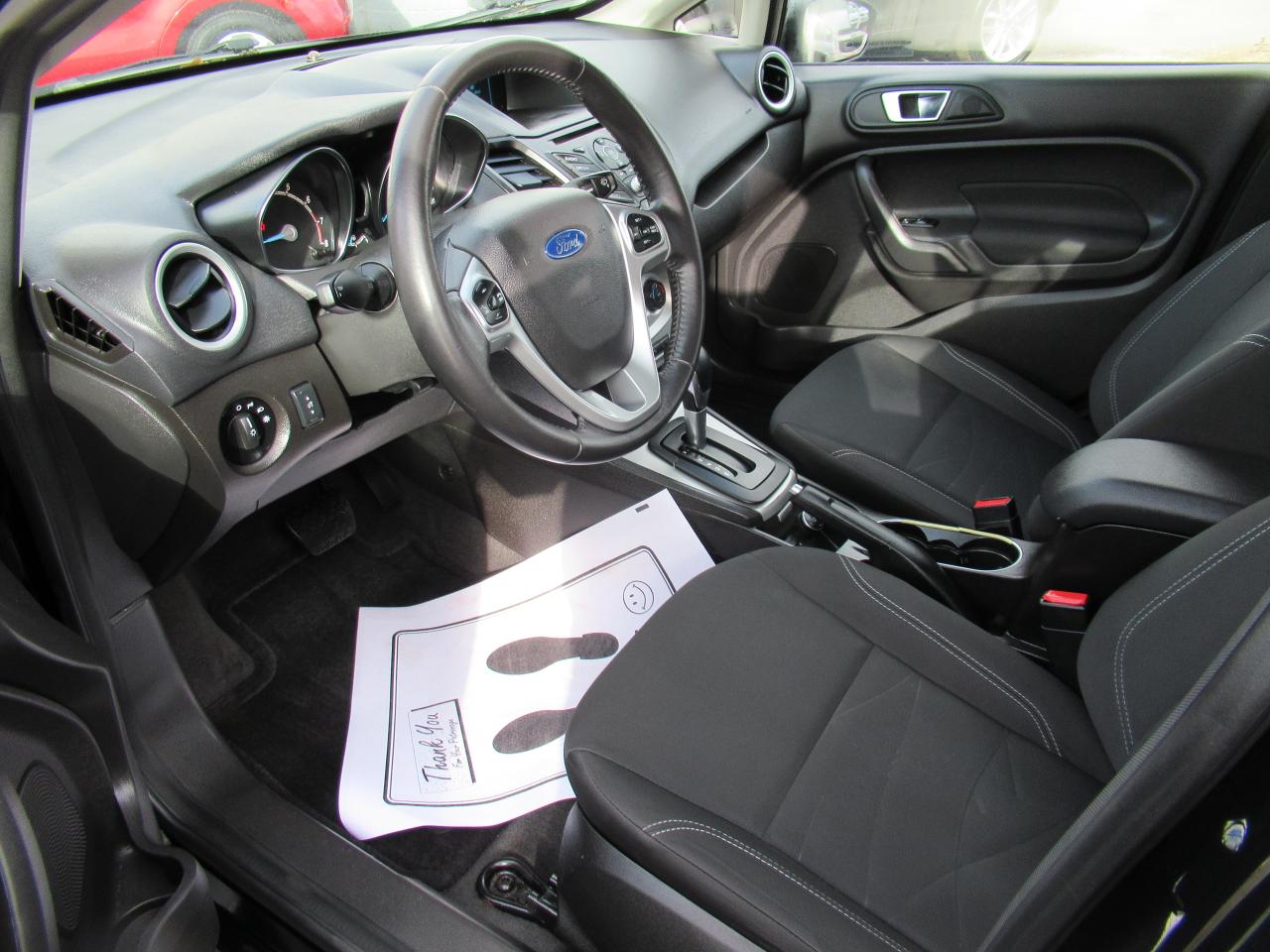 2016 Ford Fiesta SE - Photo #6