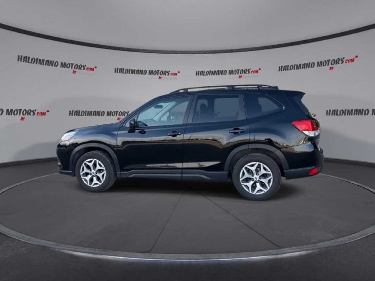 2022 Subaru Forester AWD Photo4