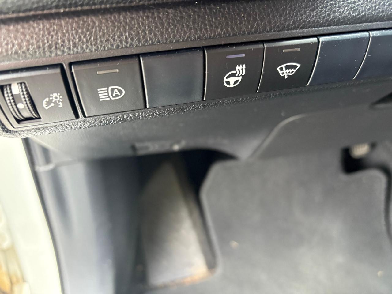 2019 Toyota Corolla AUTO,HATCHBACK,NO ACCIDENT HISTORY,CERTIFIED Photo2