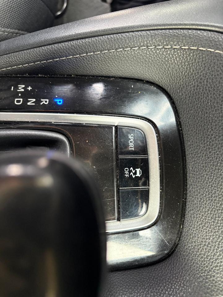 2019 Toyota Corolla AUTO,HATCHBACK,NO ACCIDENT HISTORY,CERTIFIED Photo