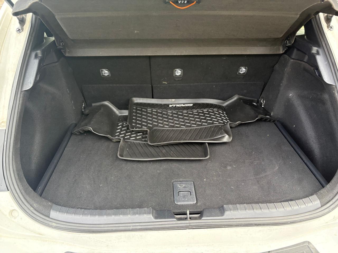 2019 Toyota Corolla AUTO,HATCHBACK,NO ACCIDENT HISTORY,CERTIFIED Photo