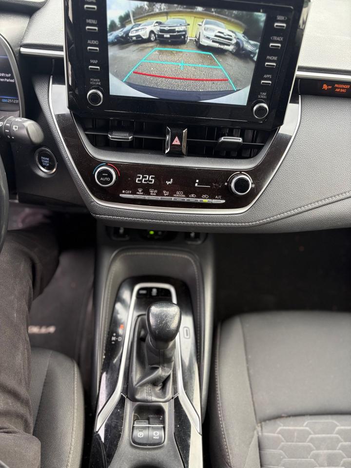 2019 Toyota Corolla AUTO,HATCHBACK,NO ACCIDENT HISTORY,CERTIFIED Photo