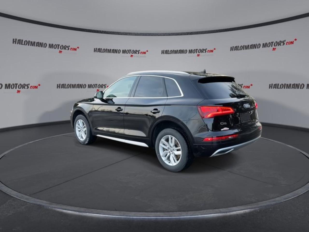 2020 Audi Q5 2.0T Quattro | Leather Seats | Heated Seats | Heated Steering Wheel Photo