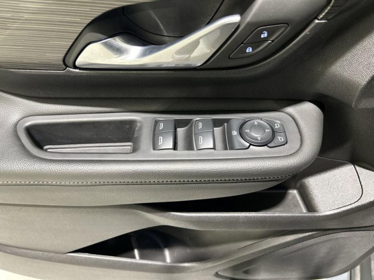 2024 GMC Terrain SLE AWD Photo3