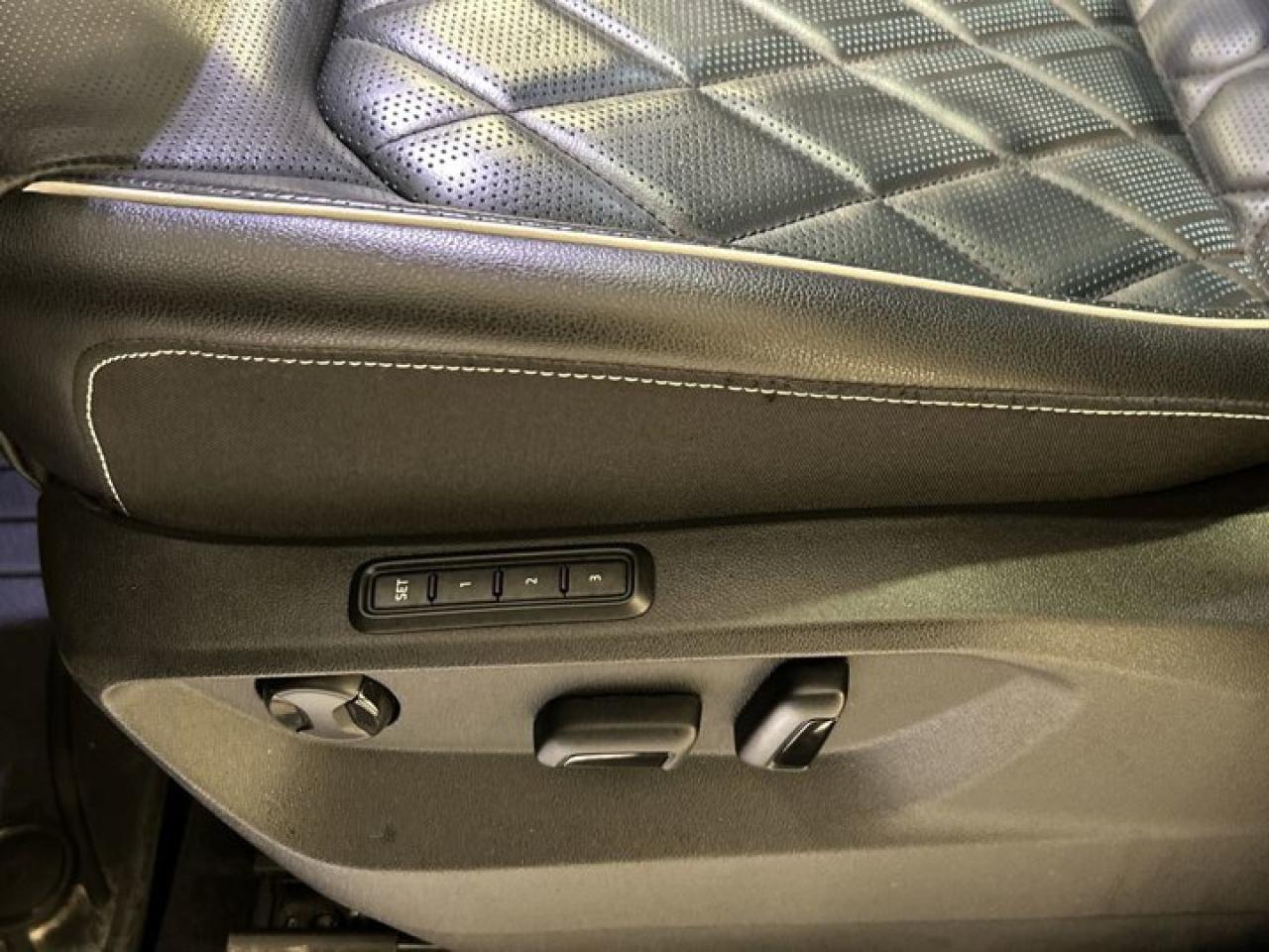 2024 Volkswagen Atlas Cross Sport Execline 2.0 | Panoramic Roof |  360 Camera | AC Seats Photo4