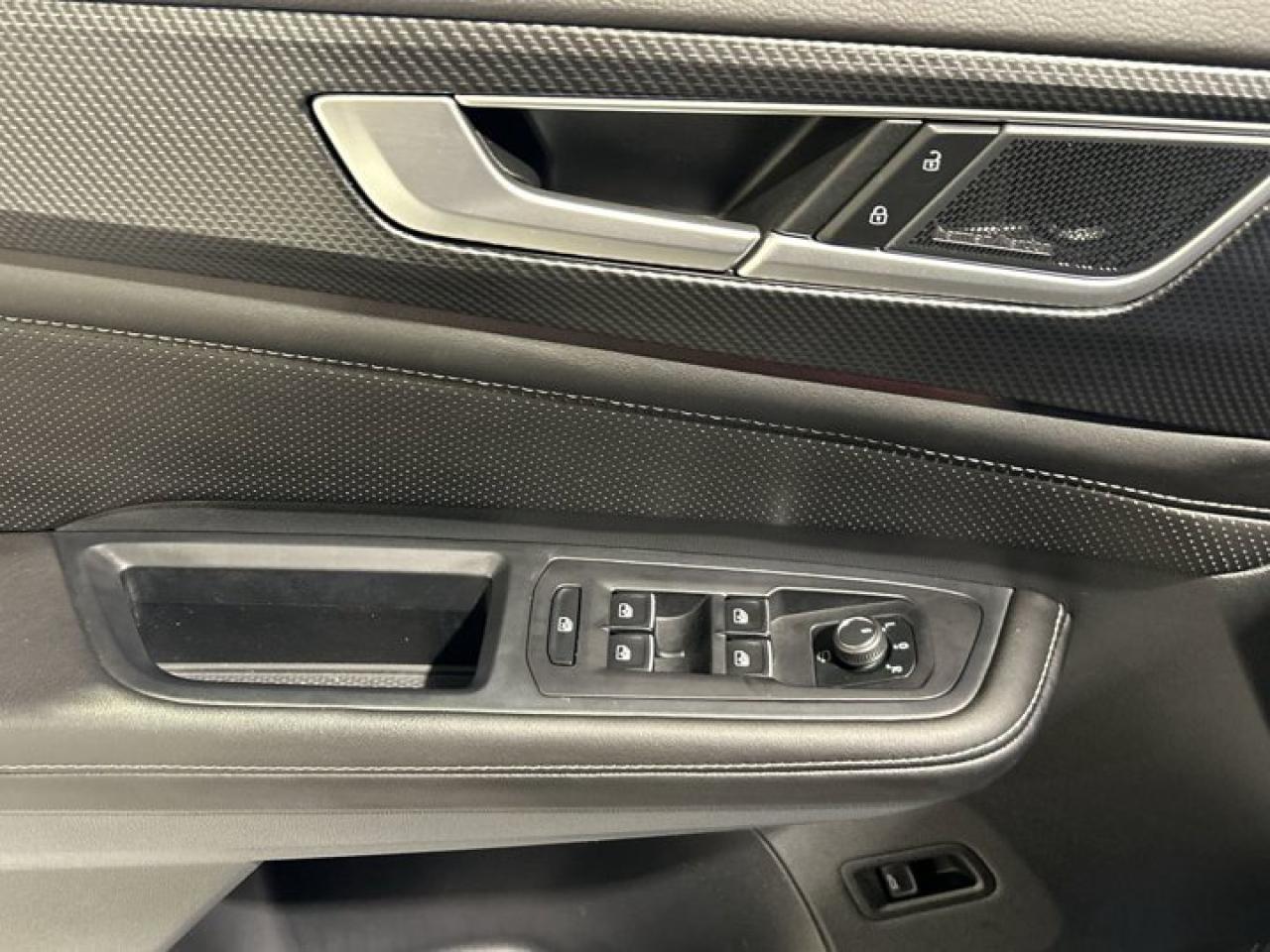 2024 Volkswagen Atlas Cross Sport Execline 2.0 | Panoramic Roof |  360 Camera | AC Seats Photo3