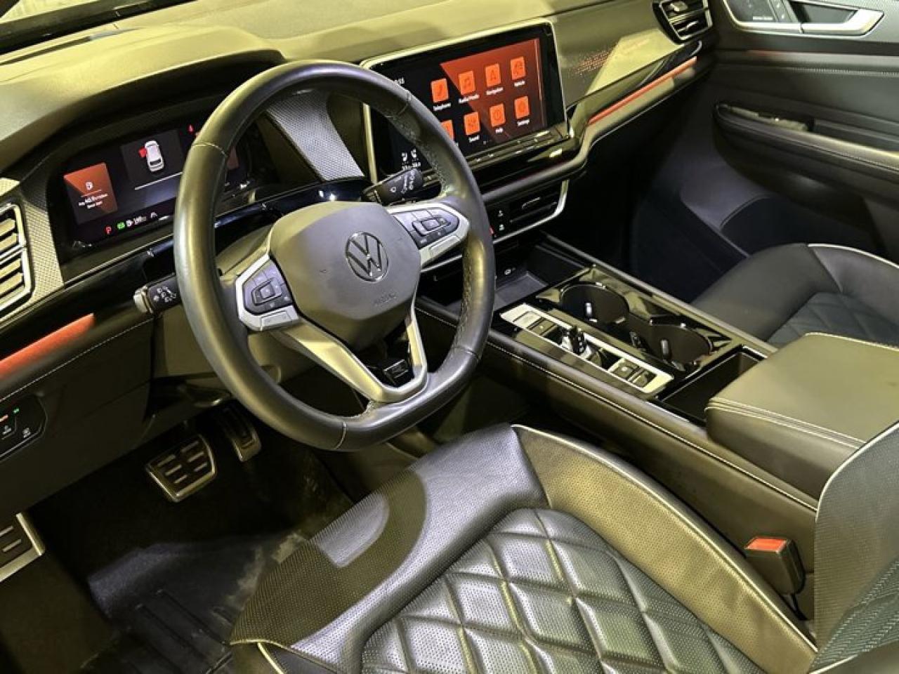 2024 Volkswagen Atlas Cross Sport Execline 2.0 | Panoramic Roof |  360 Camera | AC Seats Photo