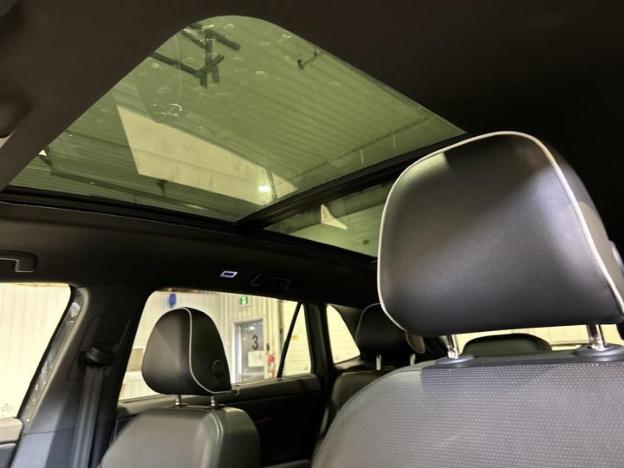 2024 Volkswagen Atlas Cross Sport Execline 2.0 | Panoramic Roof |  360 Camera | AC Seats Photo