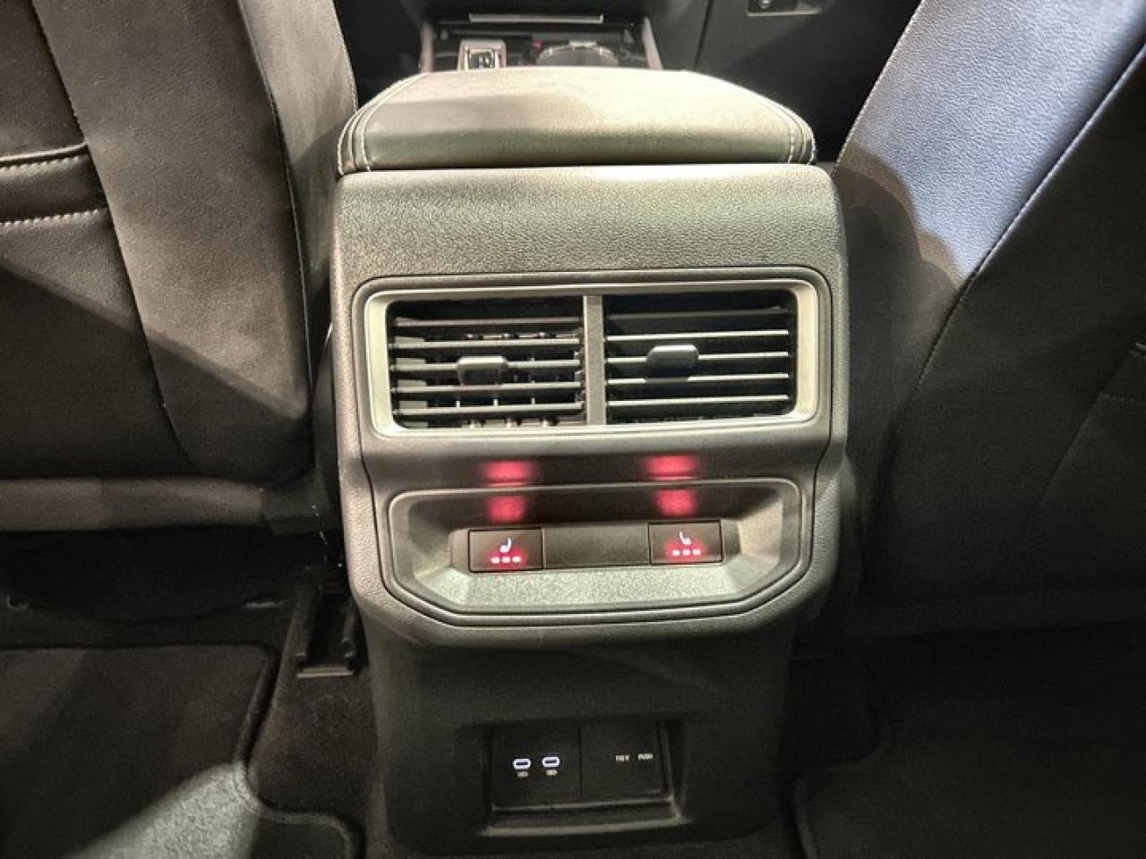 2024 Volkswagen Atlas Cross Sport Execline 2.0 | Panoramic Roof |  360 Camera | AC Seats Photo