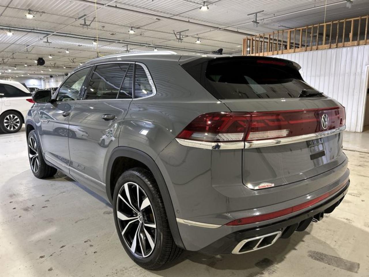 2024 Volkswagen Atlas Cross Sport Execline 2.0 | Panoramic Roof |  360 Camera | AC Seats Photo