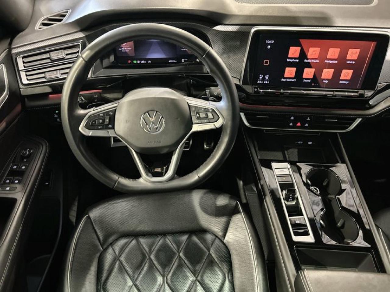 2024 Volkswagen Atlas Cross Sport Execline 2.0 | Panoramic Roof |  360 Camera | AC Seats Photo