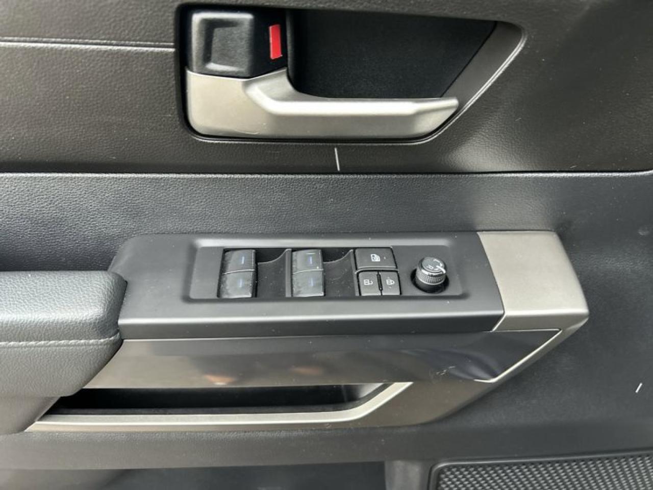 2023 Toyota Tundra SR5 4x4 CrewMax Photo