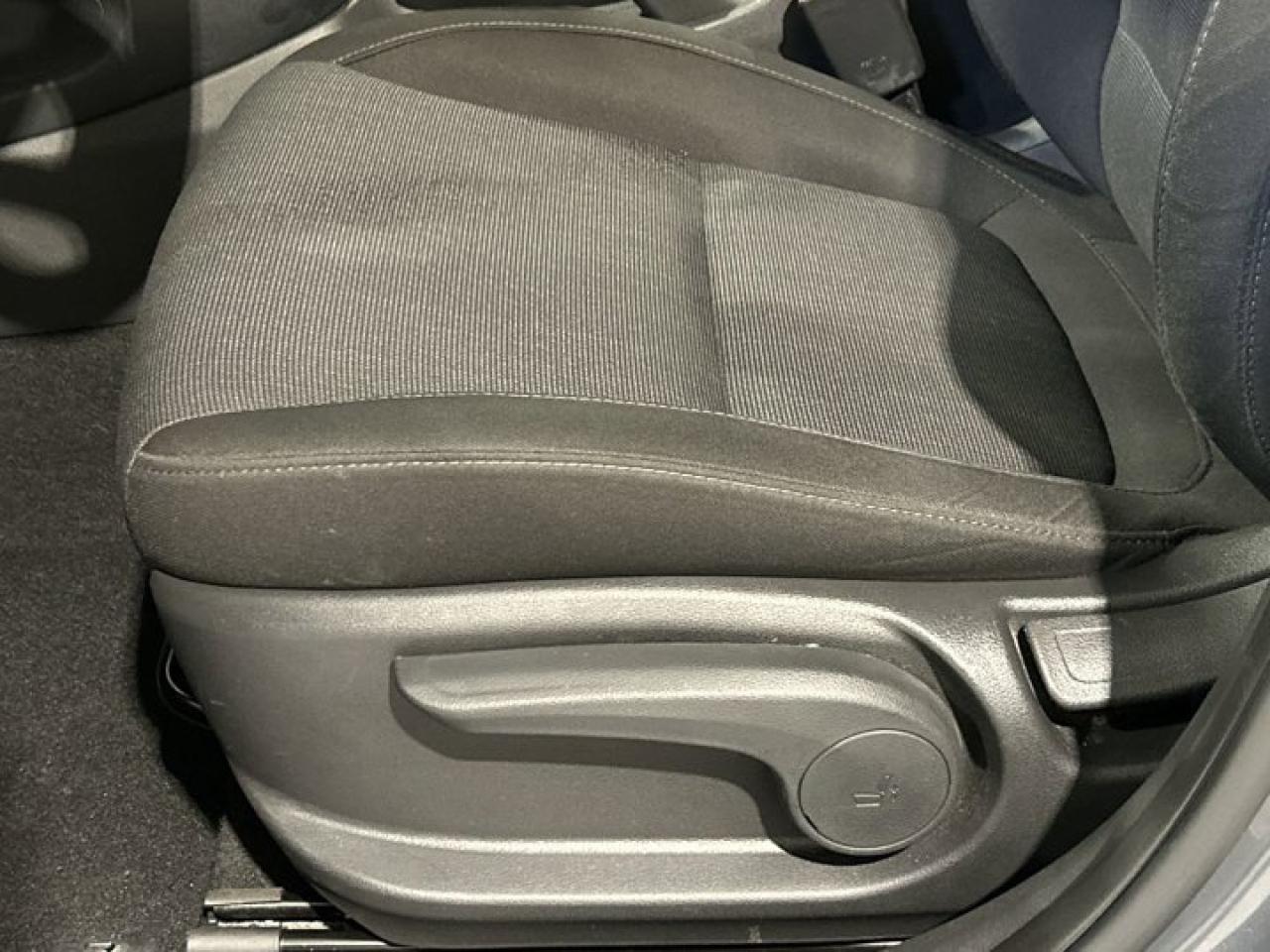 2023 Hyundai KONA Essential Photo