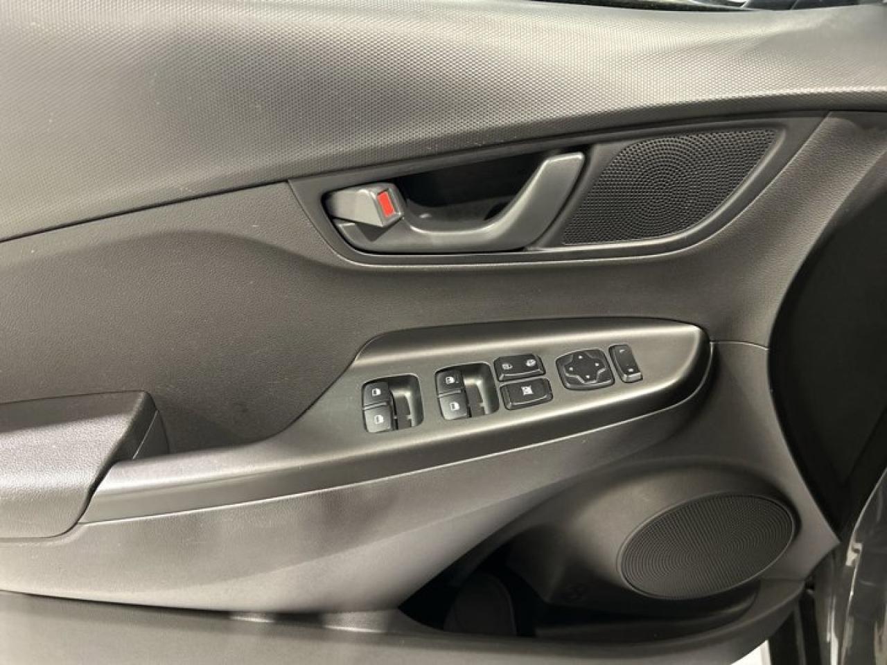 2023 Hyundai KONA Essential Photo