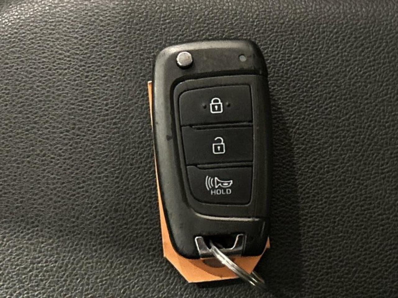 2023 Hyundai KONA Essential Photo