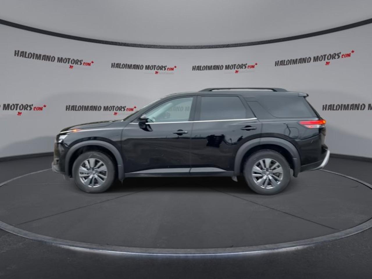 2024 Nissan Pathfinder SV 4WD | Remote Start | Panoramic Roof | 360 Camera | Heated Seats Photo