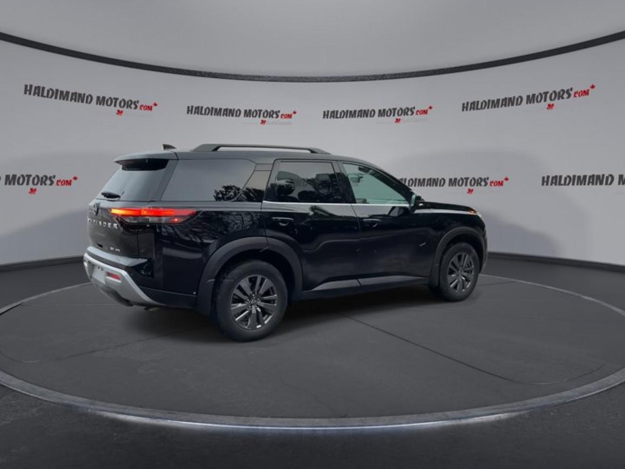 2024 Nissan Pathfinder SV 4WD | Remote Start | Panoramic Roof | 360 Camera | Heated Seats Photo