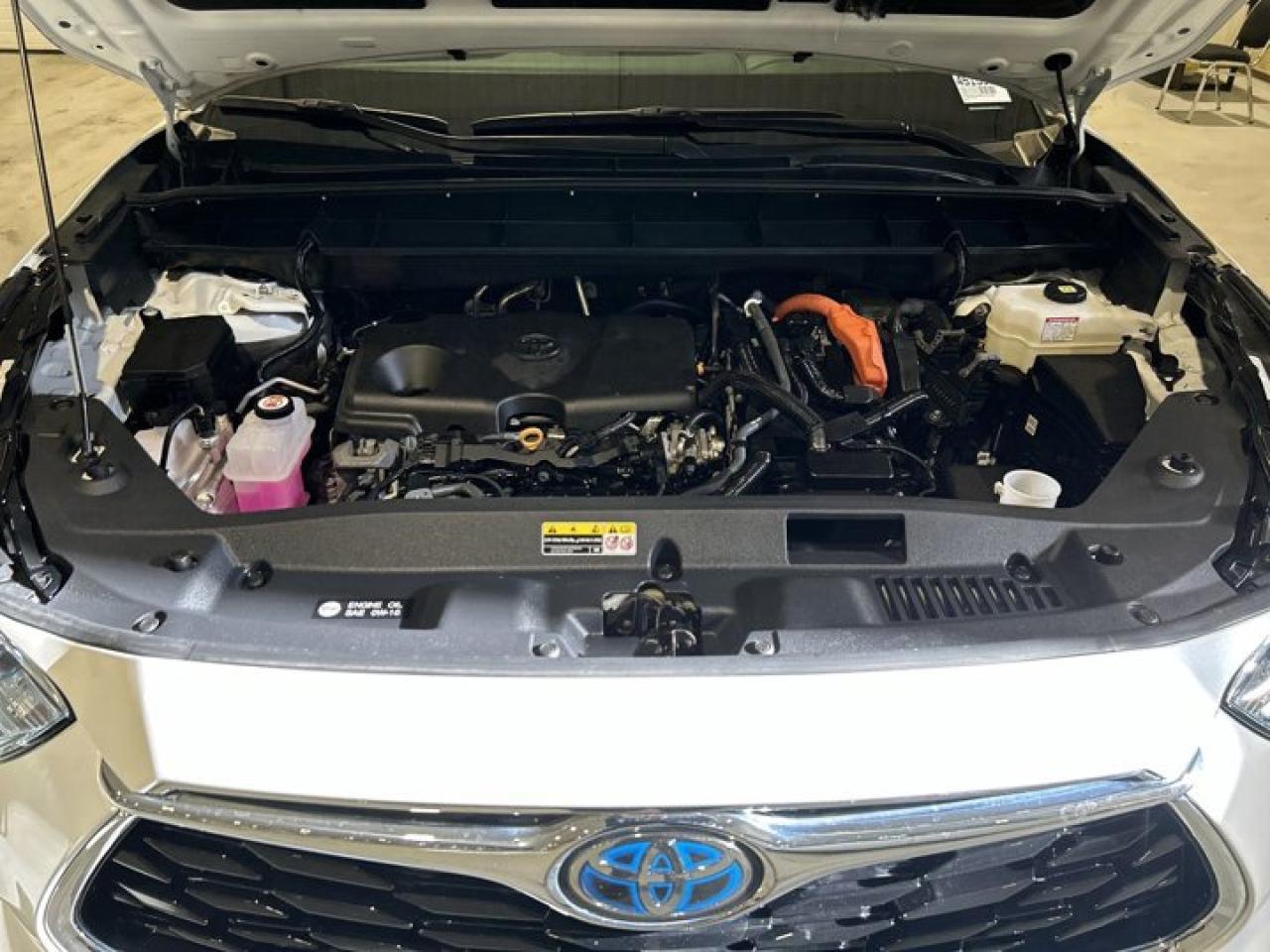 2023 Toyota Highlander Hybrid Limited AWD | 2nd Row Captain Seats | Leather Seats | Panoramic Roof Photo