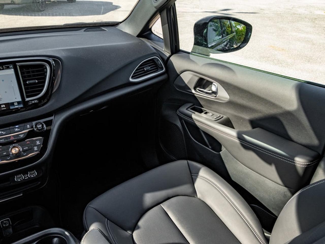 2026 Dodge Grand Caravan SXT Photo