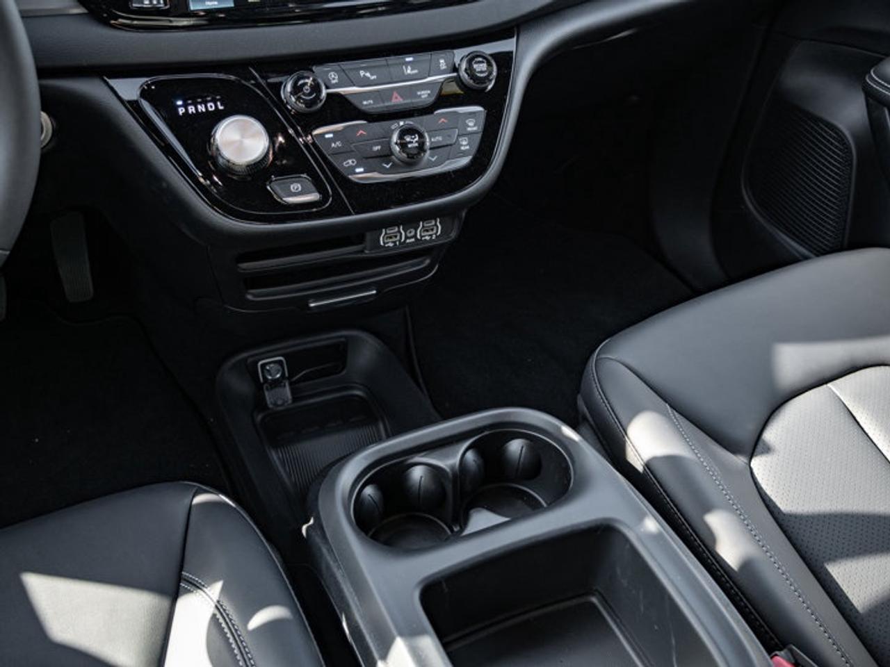 2026 Dodge Grand Caravan SXT Photo